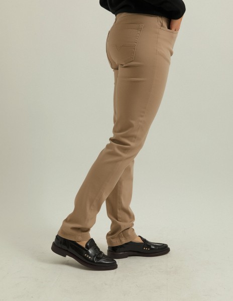 Pantalón chino marrón