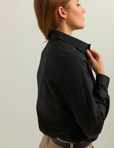 Camisa negra