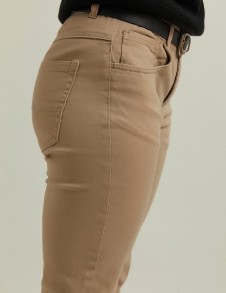 Pantalón chino marrón