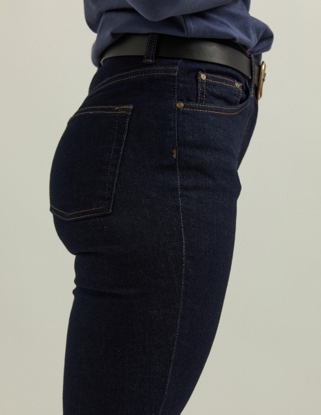 Pantalones vaqueros oscuros