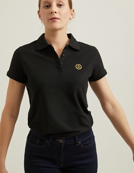 Polo negro con logo dorado