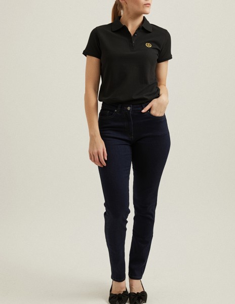 Polo negro con logo dorado