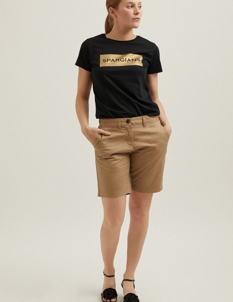 Camiseta manga corta negra con logo rectangular dorado