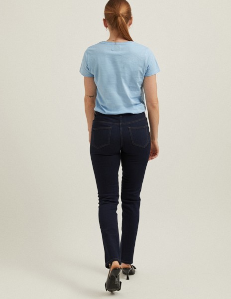 Camiseta manga corta azul con logo rectangular